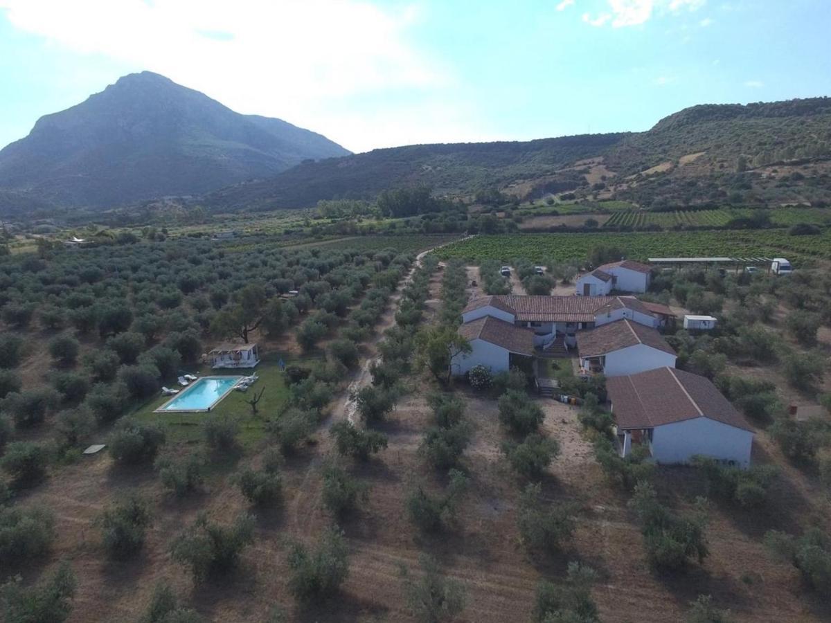 Tenuta Don Ballore Galtellì Exteriör bild