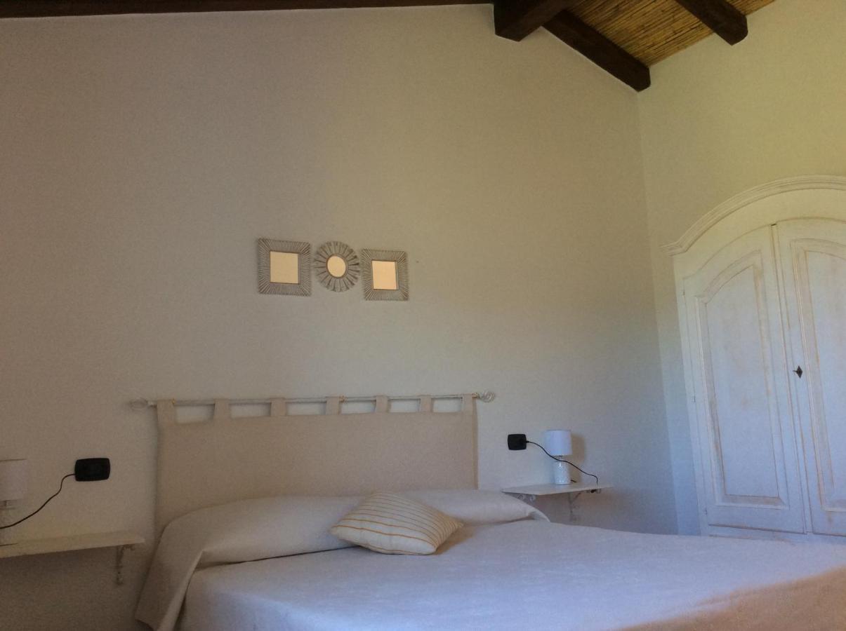 Tenuta Don Ballore Galtellì Exteriör bild