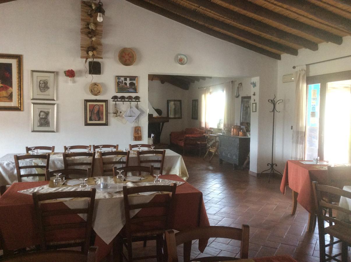 Tenuta Don Ballore Galtellì Exteriör bild