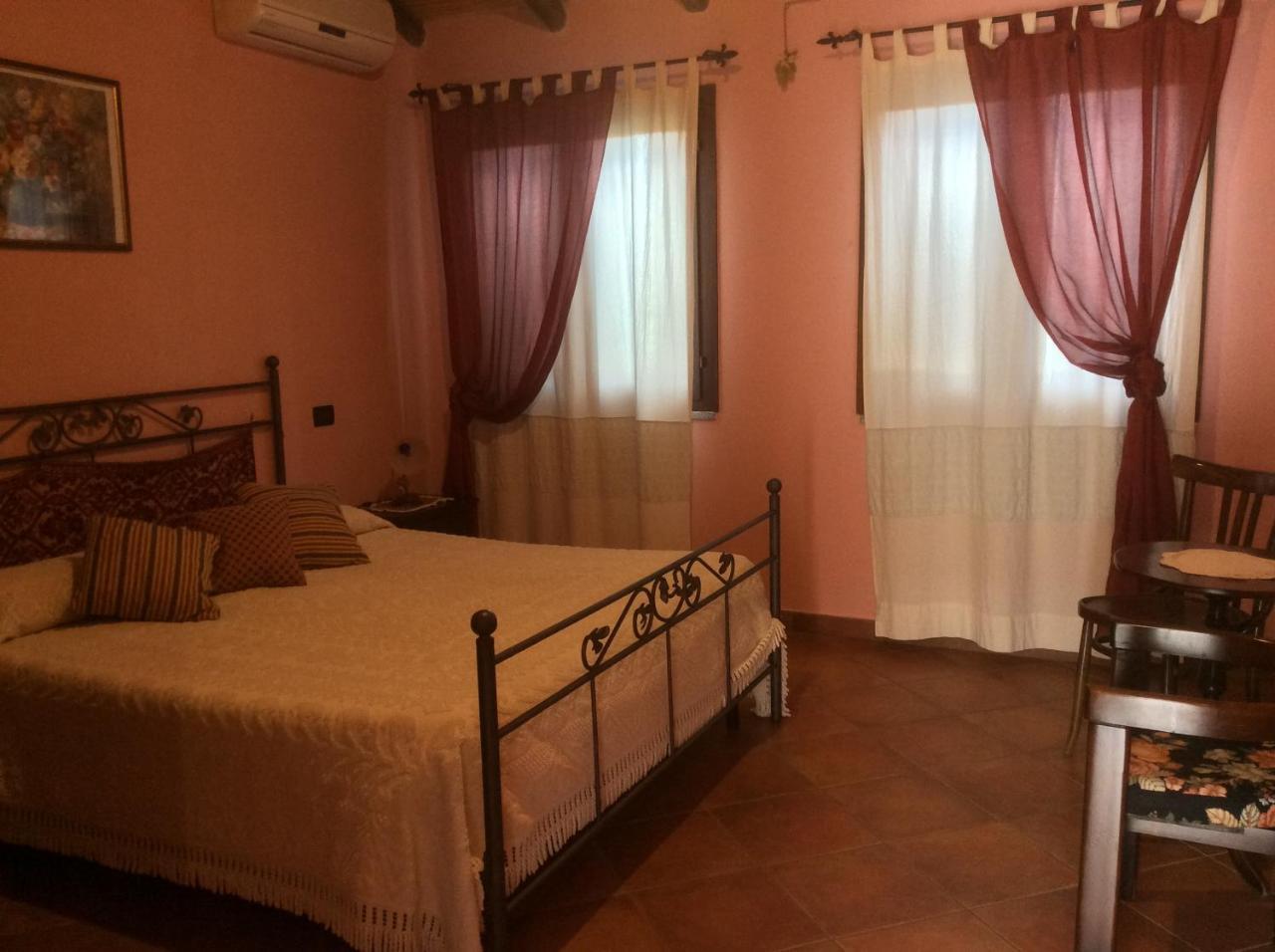 Tenuta Don Ballore Galtellì Exteriör bild